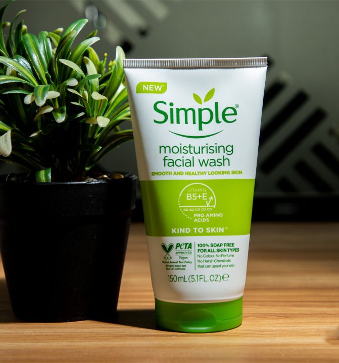 simple moistuzing facial wash - 150ml