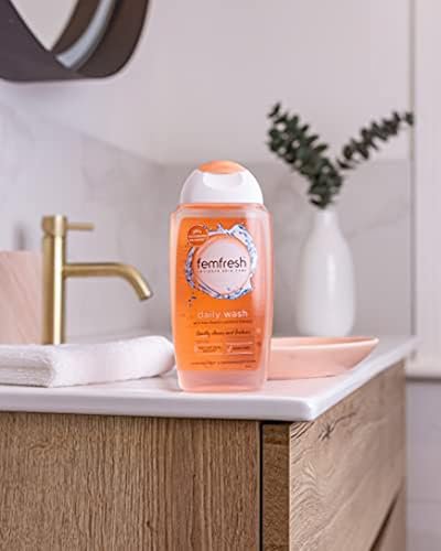 femfresh intimate wash - 250ml - Image 2